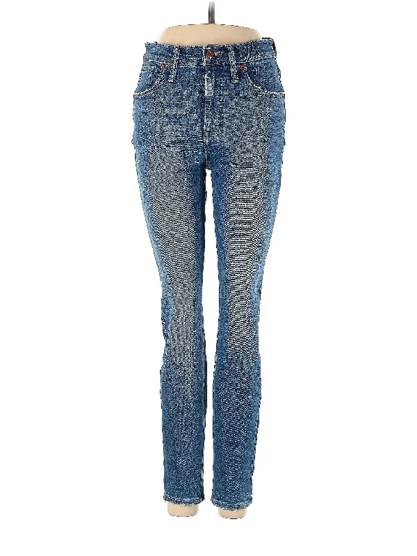 Stretch - cotton blend denim jeans for enhanced flexibility and comfortMid-Rise Skinny Jeans in Medium Wash Stretch - cotton blend denim jeans for enhanced flexibility and comfortMid-Rise Skinny Jeans in Medium Wash