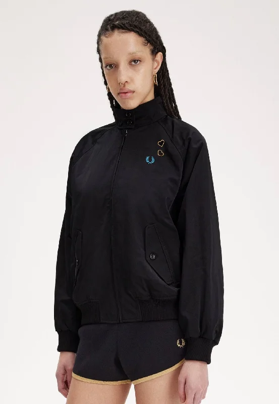 Military - inspired jackets with a camouflage and leather combination for a more unique lookFred Perry x Amy Winehouse - Laurel Wreath Zip Through Black - Jacket Military - inspired jackets with a camouflage and leather combination for a more unique lookFred Perry x Amy Winehouse - Laurel Wreath Zip Through Black - Jacket