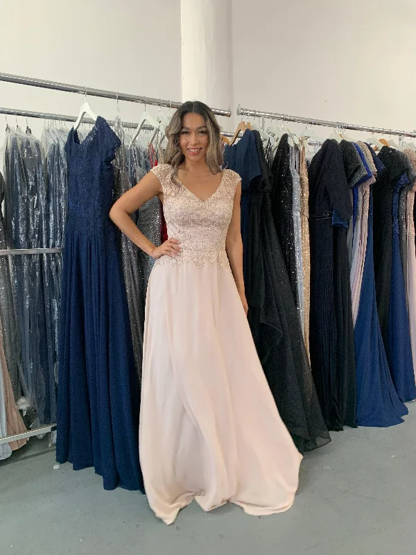 Party Dresses with Sheer Panels and Beaded Trim and Embroidered Paisley Patterns and Ruffled Hem for Ladies' Sultry and Exotic LookLong Simple Wedding Dress Size 8 Party Dresses with Sheer Panels and Beaded Trim and Embroidered Paisley Patterns and Ruffled Hem for Ladies' Sultry and Exotic LookLong Simple Wedding Dress Size 8