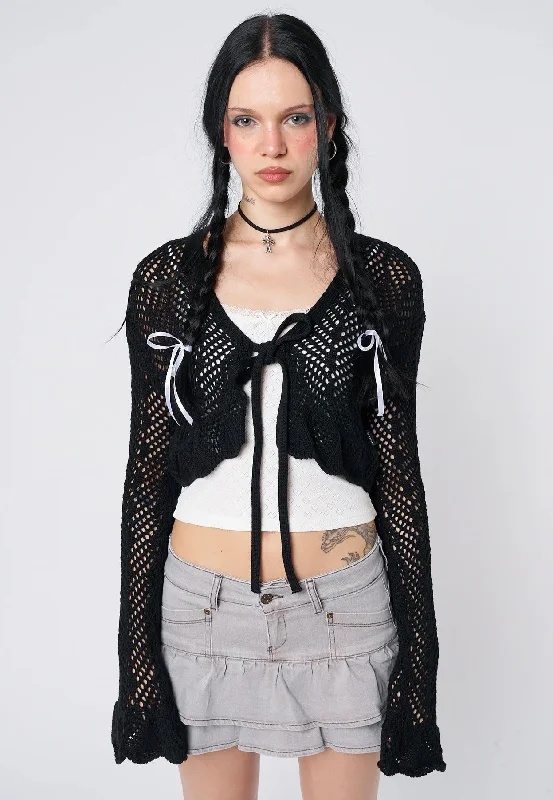 Denim jackets with a patchwork of denim and other fabrics for a more creative lookMinga London - Brenna Tie Front Frill Crochet Crop - Cardigan Denim jackets with a patchwork of denim and other fabrics for a more creative lookMinga London - Brenna Tie Front Frill Crochet Crop - Cardigan