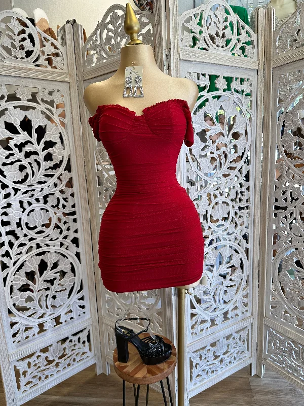 Party Dresses with Beaded Waistbands and Tiered Skirts for Ladies' Glamorous and Voluminous LookRed Ruffle Lined Mini Dress