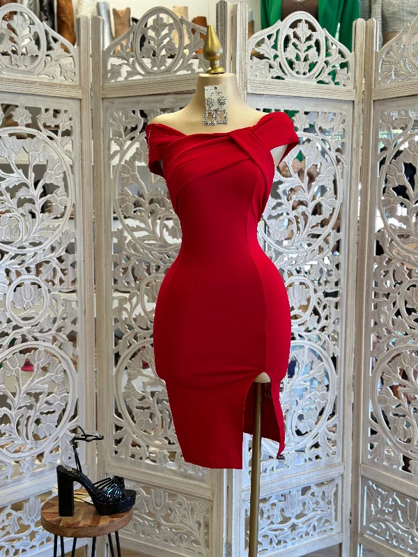 One Shoulder Party Dresses with Lace Overlay for Ladies' Sophisticated AppealRed Twist Front Slit Dress One Shoulder Party Dresses with Lace Overlay for Ladies' Sophisticated AppealRed Twist Front Slit Dress