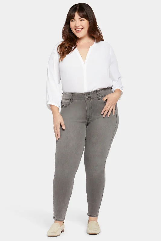 Luxury denim jeans made from premium materials like Japanese selvedge denimAmi Skinny Jeans In Plus Size - Smokey Mountain Luxury denim jeans made from premium materials like Japanese selvedge denimAmi Skinny Jeans In Plus Size - Smokey Mountain