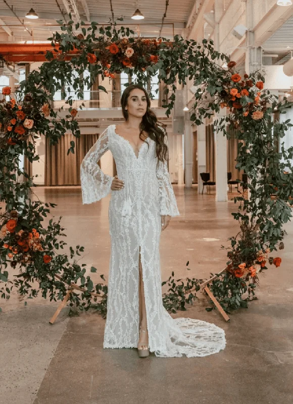 Wedding Dresses with Sequined Bodice and Chiffon Overlay for an Elegant ContrastColby John L8274 - Size 6 Wedding Dresses with Sequined Bodice and Chiffon Overlay for an Elegant ContrastColby John L8274 - Size 6