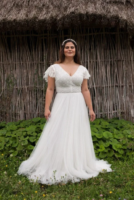 Wedding Dresses with Metallic Sequined Bodice and Chiffon Skirt and Sheer Back and Belt for a Glamorous and Sexy LookDaalarna FLK 837 - Size 16 Wedding Dresses with Metallic Sequined Bodice and Chiffon Skirt and Sheer Back and Belt for a Glamorous and Sexy LookDaalarna FLK 837 - Size 16