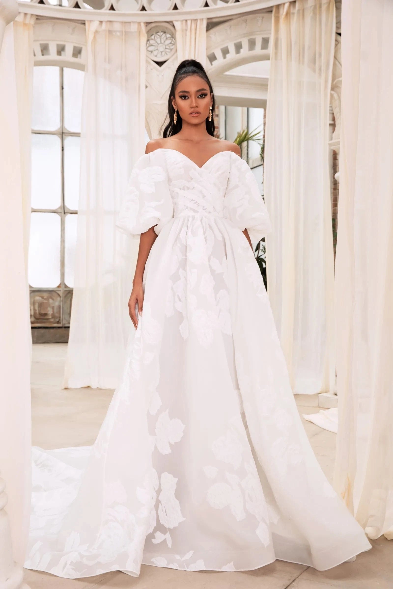Ombre Wedding Dresses with Gradient Colors for a Stunning Visual ImpactDany Tabet Eutropia - Size 12 Ombre Wedding Dresses with Gradient Colors for a Stunning Visual ImpactDany Tabet Eutropia - Size 12