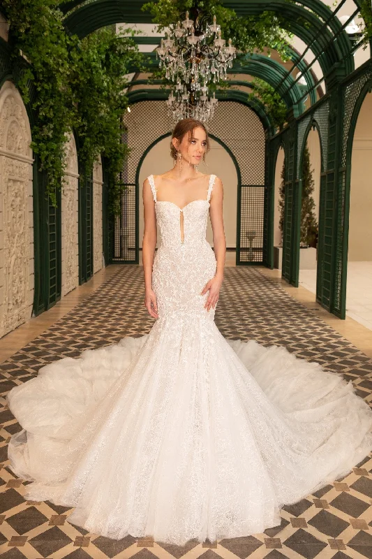 Wedding Dresses with Ruffled Sleeves and High Neck and Belt for a Dramatic and Elegant LookDany Tabet Fontaine - Size 12 Wedding Dresses with Ruffled Sleeves and High Neck and Belt for a Dramatic and Elegant LookDany Tabet Fontaine - Size 12
