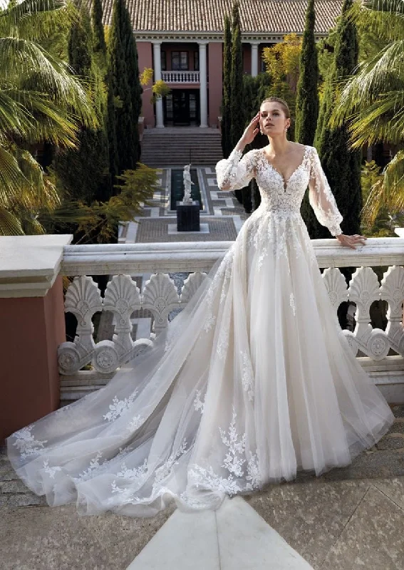 Gothic Style Wedding Dresses with Black Lace for a Mysterious AppealDemetrios 1186 - Size 16 Gothic Style Wedding Dresses with Black Lace for a Mysterious AppealDemetrios 1186 - Size 16