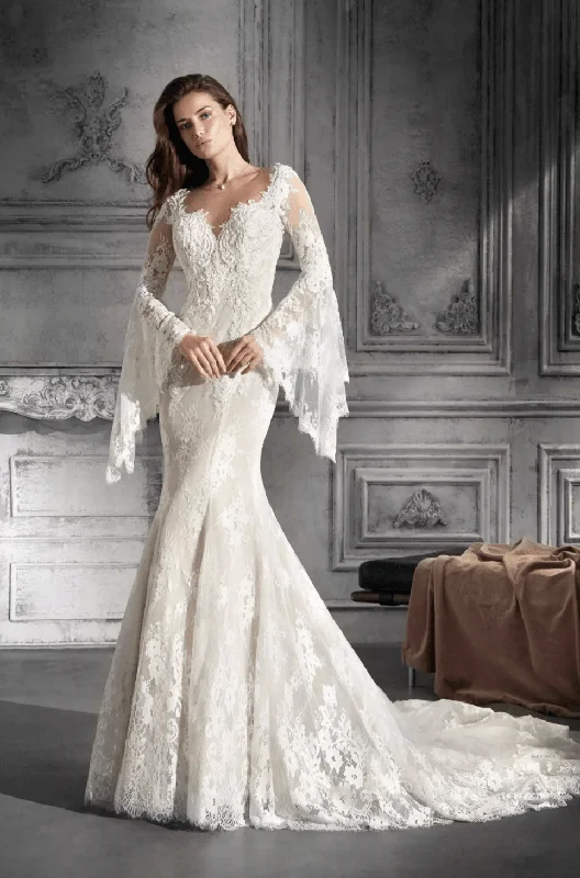 Plaid Wedding Dresses with Satin Trim and Bow for a Preppy StyleDemetrios 772 - Size 12 Plaid Wedding Dresses with Satin Trim and Bow for a Preppy StyleDemetrios 772 - Size 12