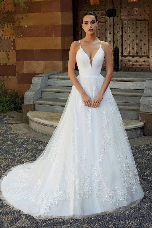 Wedding Dresses with High Neck and Embroidered Back and Sheer Sleeves for a Modest and Intricate LookDemetrios 8055 - Size 12 Wedding Dresses with High Neck and Embroidered Back and Sheer Sleeves for a Modest and Intricate LookDemetrios 8055 - Size 12