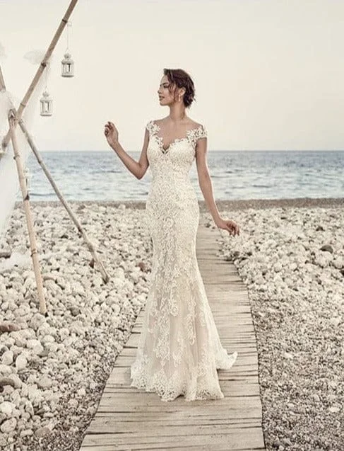 Wedding Dresses with Tiered Skirts and Bow Accents for a Girly AppealEddy K. Aires - Size 20 Wedding Dresses with Tiered Skirts and Bow Accents for a Girly AppealEddy K. Aires - Size 20