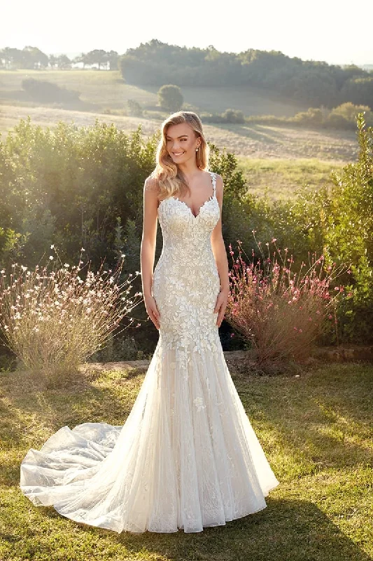 Wedding Dresses with Puff Sleeves and A Line Skirt for a Retro CharmEddy K. Amelia - Size 12 Wedding Dresses with Puff Sleeves and A Line Skirt for a Retro CharmEddy K. Amelia - Size 12