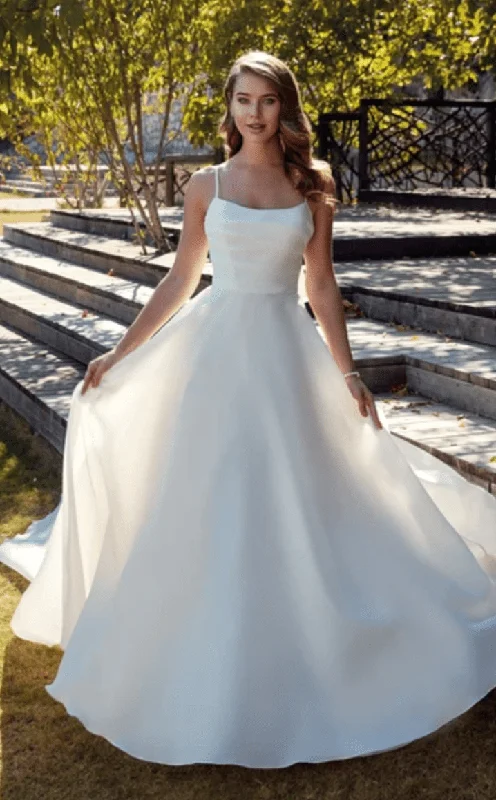 Wedding Dresses with Sequined Floral Motifs and Satin Ribbon Detailing and Lace Trim for an Elegant and Delicate LookEddy K. Chrissy + Bow - Size 14 Wedding Dresses with Sequined Floral Motifs and Satin Ribbon Detailing and Lace Trim for an Elegant and Delicate LookEddy K. Chrissy + Bow - Size 14