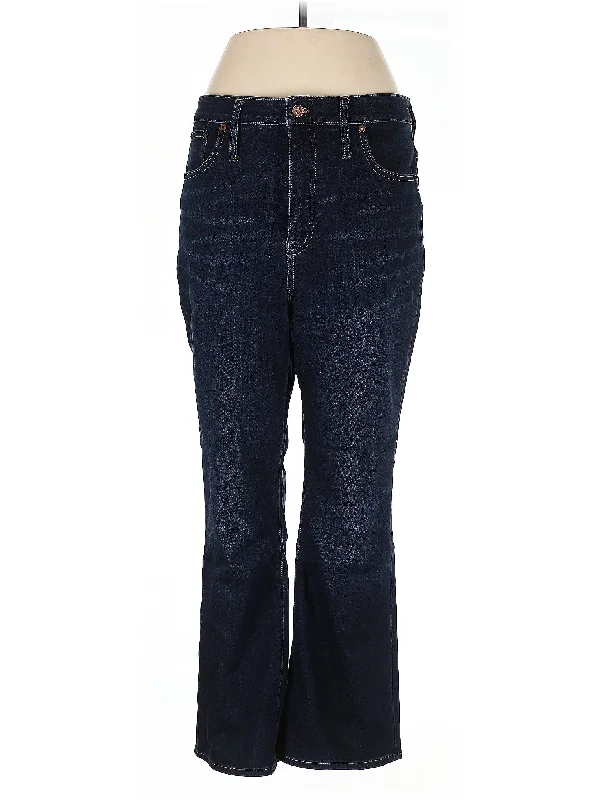 Denim jeans for sports activities like horseback riding or yogaHigh-Rise Bootleg Jeans in Dark Wash Denim jeans for sports activities like horseback riding or yogaHigh-Rise Bootleg Jeans in Dark Wash