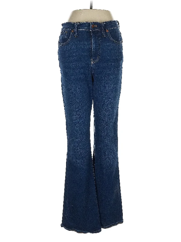 Lightweight denim jeans for warm seasons like summerHigh-Rise Bootleg Jeans in Dark Wash Lightweight denim jeans for warm seasons like summerHigh-Rise Bootleg Jeans in Dark Wash