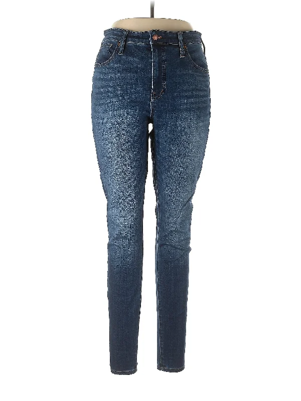Denim jeans for a skiing holiday to wear under ski pantsHigh-Rise Skinny Jeans in Dark Wash Denim jeans for a skiing holiday to wear under ski pantsHigh-Rise Skinny Jeans in Dark Wash