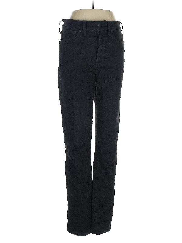 Denim jeans for a skiing holiday to wear under ski pantsHigh-Rise Straight-leg Jeans in Dark Wash Denim jeans for a skiing holiday to wear under ski pantsHigh-Rise Straight-leg Jeans in Dark Wash