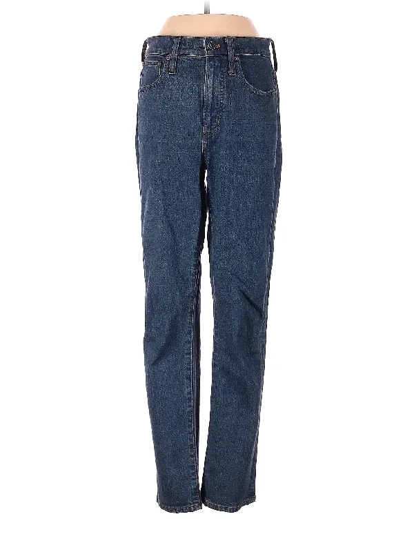 Denim jeans for a city break to explore in style and comfortHigh-Rise Straight-leg Jeans in Dark Wash Denim jeans for a city break to explore in style and comfortHigh-Rise Straight-leg Jeans in Dark Wash