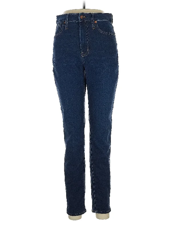 Mid - rise denim jeans for a balanced and comfortable fit for all body typesHigh-Rise Straight-leg Jeans in Dark Wash Mid - rise denim jeans for a balanced and comfortable fit for all body typesHigh-Rise Straight-leg Jeans in Dark Wash
