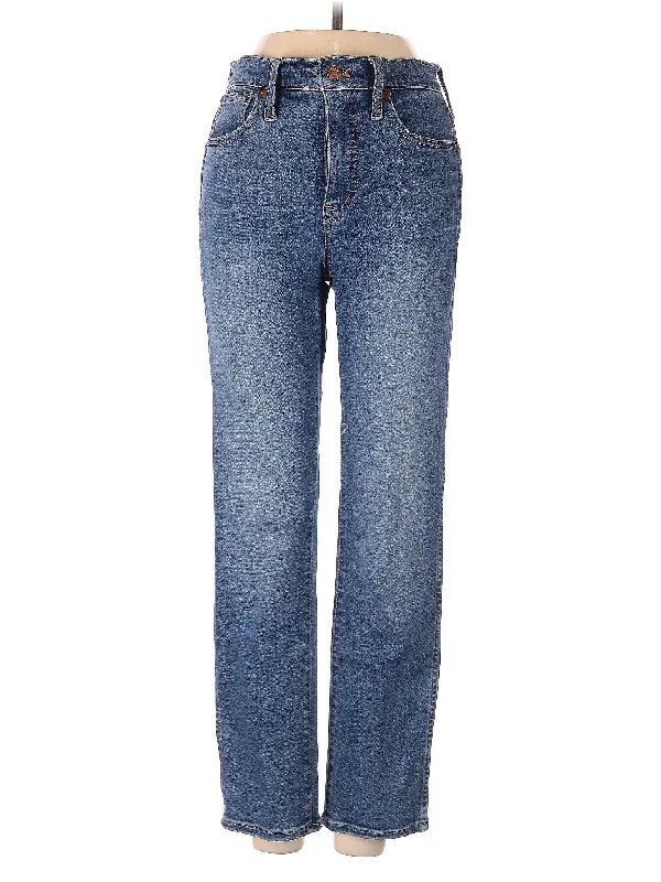 Denim jeans suitable for office - appropriate casual wear with a professional lookHigh-Rise Straight-leg Jeans in Medium Wash Denim jeans suitable for office - appropriate casual wear with a professional lookHigh-Rise Straight-leg Jeans in Medium Wash
