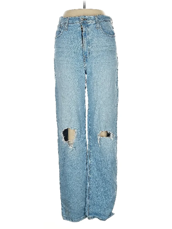 Denim jeans for a minimalist wardrobe as a versatile stapleHigh-Rise Wide-leg Jeans in Light Wash Denim jeans for a minimalist wardrobe as a versatile stapleHigh-Rise Wide-leg Jeans in Light Wash
