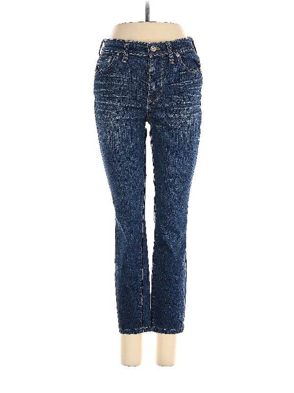 Denim jeans for a cooking class without restricting movementLow-Rise Bootleg Jeans in Dark Wash Denim jeans for a cooking class without restricting movementLow-Rise Bootleg Jeans in Dark Wash