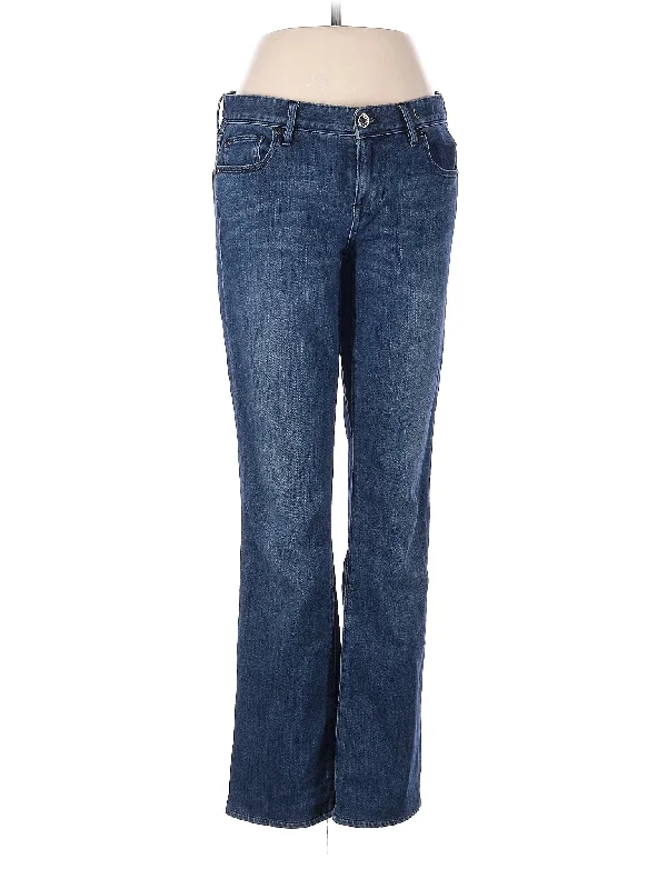Denim jeans for a job interview in a creative or casual - dress - code fieldLow-Rise Bootleg Jeans in Medium Wash Denim jeans for a job interview in a creative or casual - dress - code fieldLow-Rise Bootleg Jeans in Medium Wash