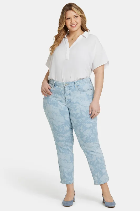 Denim jeans for a beach vacation when paired with a swimsuit cover - upMarilyn Straight Ankle Jeans In Plus Size - Marian Annabella Denim jeans for a beach vacation when paired with a swimsuit cover - upMarilyn Straight Ankle Jeans In Plus Size - Marian Annabella