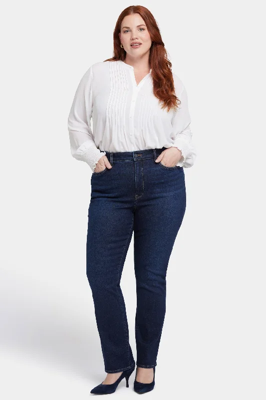 Denim jeans for a picnic in the park with a relaxed and comfortable fitMarilyn Straight Jeans In Plus Size - River Bridge Denim jeans for a picnic in the park with a relaxed and comfortable fitMarilyn Straight Jeans In Plus Size - River Bridge