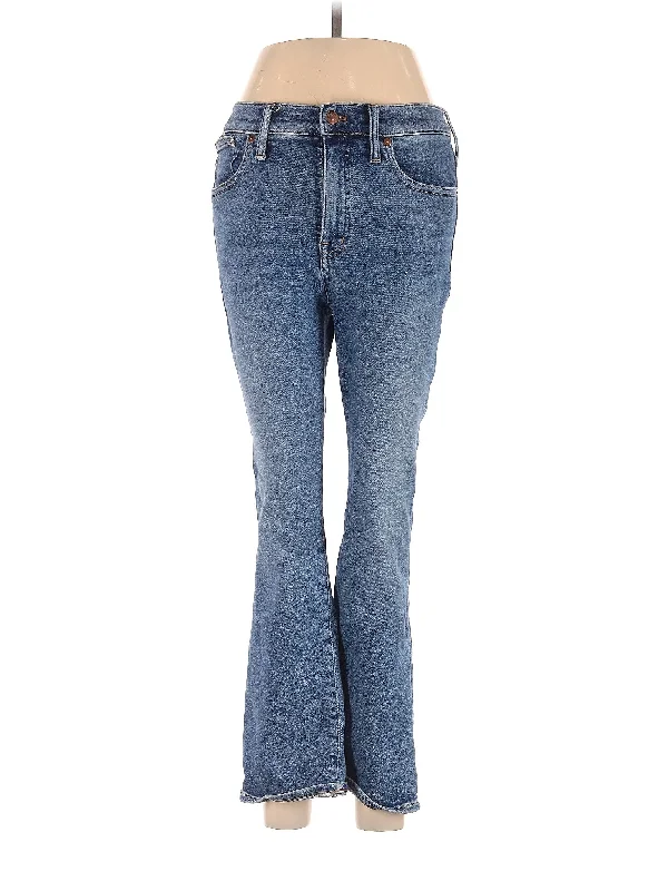 Denim jeans for a school event such as a sports day or field tripMid-Rise Bootleg Jeans in Light Wash Denim jeans for a school event such as a sports day or field tripMid-Rise Bootleg Jeans in Light Wash