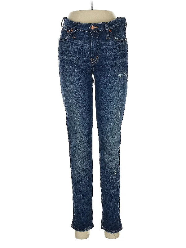 Denim jeans for a cycling ride with a comfortable and non - restrictive fitMid-Rise Skinny Jeans in Dark Wash Denim jeans for a cycling ride with a comfortable and non - restrictive fitMid-Rise Skinny Jeans in Dark Wash