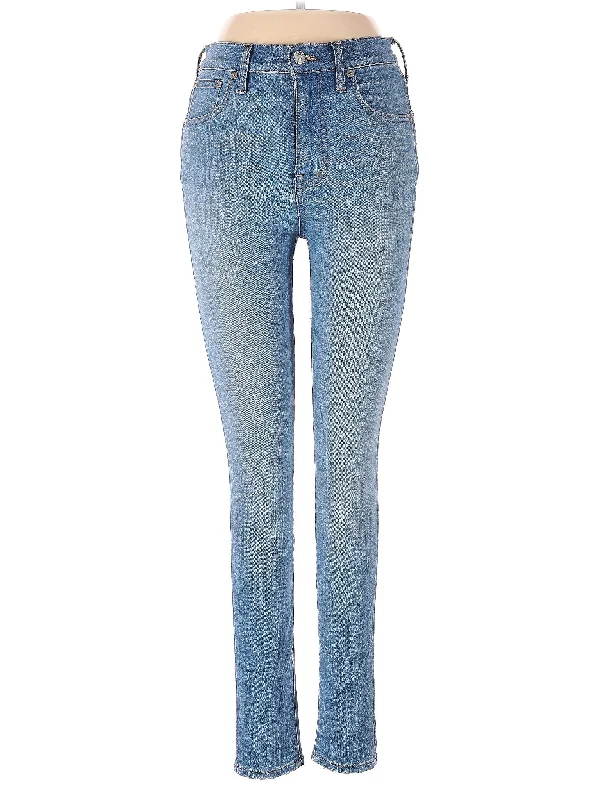 Denim jeans for a wedding as a guest in a more casual weddingMid-Rise Skinny Jeans in Light Wash Denim jeans for a wedding as a guest in a more casual weddingMid-Rise Skinny Jeans in Light Wash