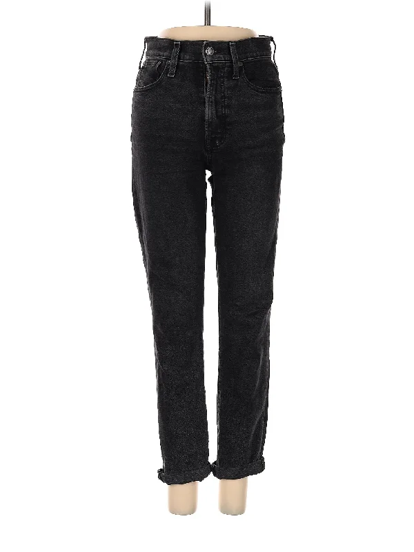 Low - rise denim jeans for a more youthful and daring styleMid-Rise Straight-leg Jeans in Dark Wash Low - rise denim jeans for a more youthful and daring styleMid-Rise Straight-leg Jeans in Dark Wash