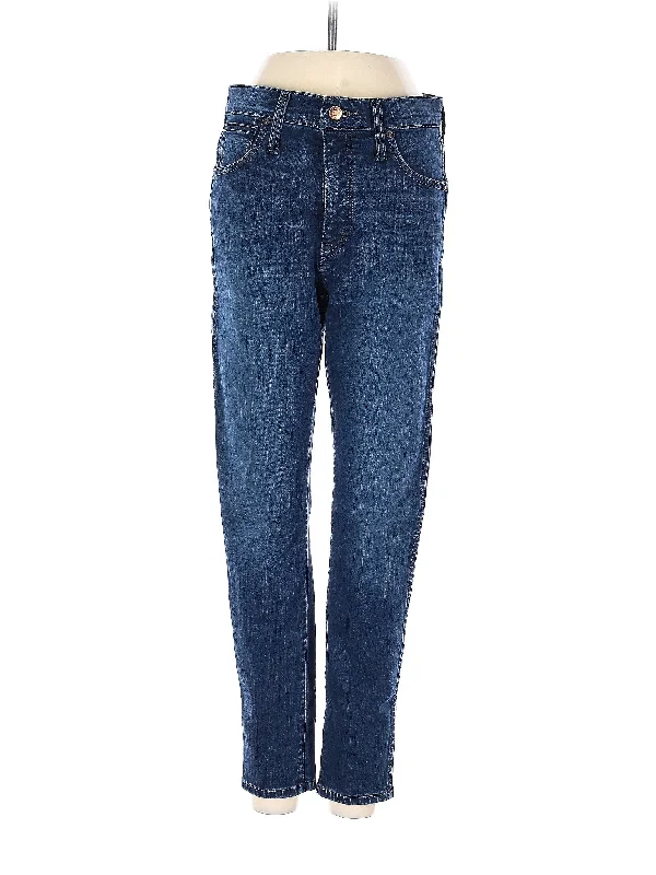 Denim jeans for a picnic in the park with a relaxed and comfortable fitMid-Rise Straight-leg Jeans in Dark Wash Denim jeans for a picnic in the park with a relaxed and comfortable fitMid-Rise Straight-leg Jeans in Dark Wash