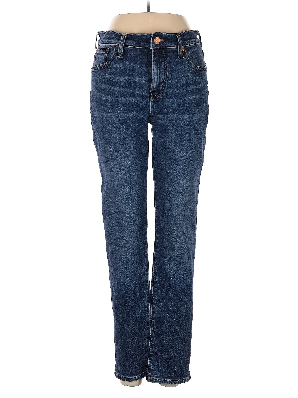 Plus size skinny fit stretch denim jeans for a flattering silhouetteMid-Rise Straight-leg Jeans in Medium Wash Plus size skinny fit stretch denim jeans for a flattering silhouetteMid-Rise Straight-leg Jeans in Medium Wash