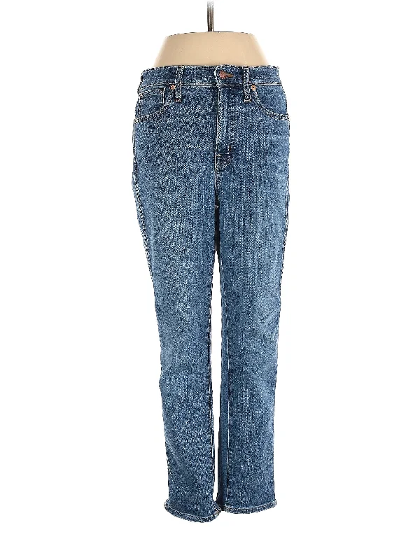 Denim jeans with a contrast - stitching detail for a pop of colorMid-Rise Straight-leg Jeans in Medium Wash Denim jeans with a contrast - stitching detail for a pop of colorMid-Rise Straight-leg Jeans in Medium Wash