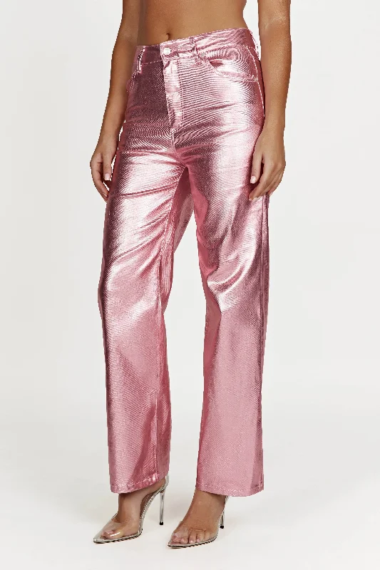Embroidered floral denim jeans for a feminine and delicate touchMinnie Metallic Straight Jean - Metallic Pink Embroidered floral denim jeans for a feminine and delicate touchMinnie Metallic Straight Jean - Metallic Pink