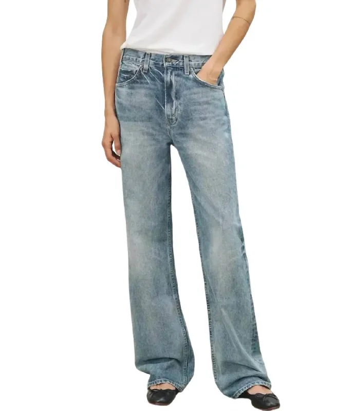 Denim jeans for a sporty - casual outfit with a tennis shoe and a sporty topMitchell Jean In Summer Wash Denim jeans for a sporty - casual outfit with a tennis shoe and a sporty topMitchell Jean In Summer Wash