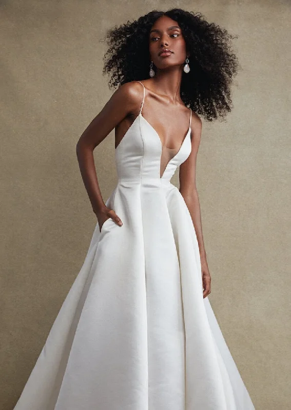 Ombre Wedding Dresses with Gradient Colors for a Stunning Visual ImpactSarah Seven Emerald Ombre Wedding Dresses with Gradient Colors for a Stunning Visual ImpactSarah Seven Emerald