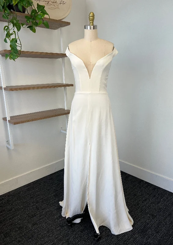 Wedding Dresses with Puff Sleeves and A Line Skirt for a Retro CharmSarah Seven Bianca Wedding Dresses with Puff Sleeves and A Line Skirt for a Retro CharmSarah Seven Bianca