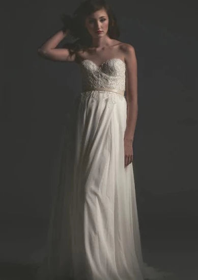 Princess Style Wedding Dresses with Tulle Overlay and Floral EmbroiderySarah Seven Elizabeth Princess Style Wedding Dresses with Tulle Overlay and Floral EmbroiderySarah Seven Elizabeth