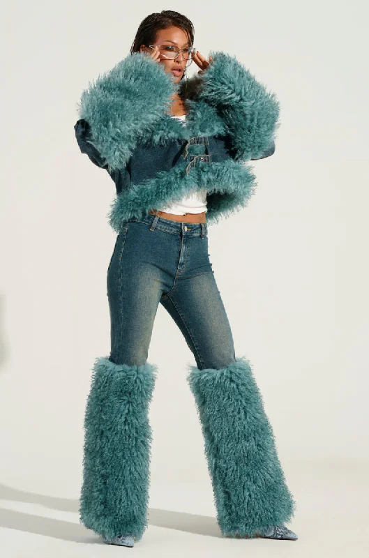 Denim jeans for a DIY project for a comfortable work outfitSIT PRETTY FUR TRIM JEANS IN BLUE DENIM Denim jeans for a DIY project for a comfortable work outfitSIT PRETTY FUR TRIM JEANS IN BLUE DENIM
