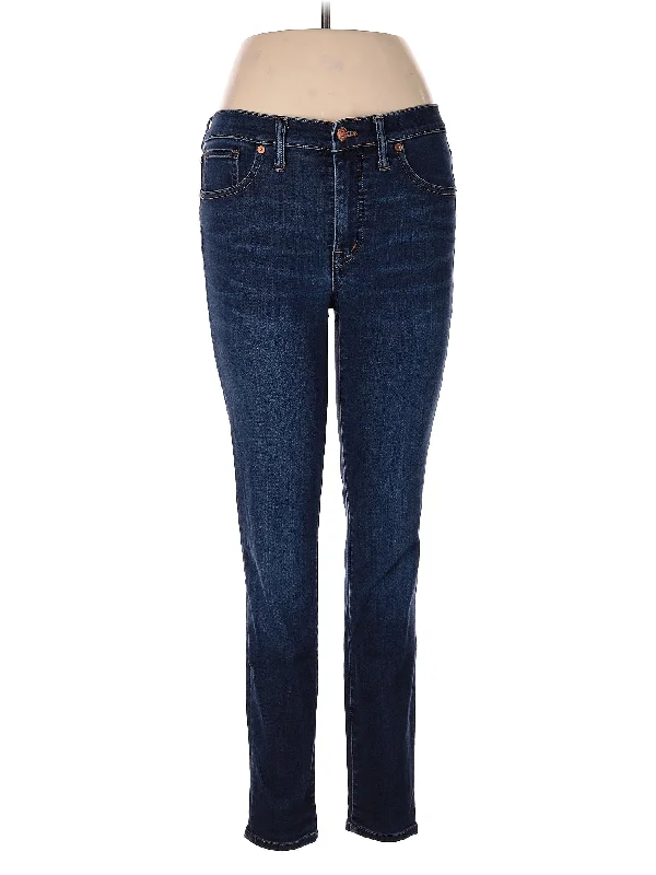 Denim jeans for a snowboarding trip with appropriate layeringSkinny Jeans in Dark Wash Denim jeans for a snowboarding trip with appropriate layeringSkinny Jeans in Dark Wash