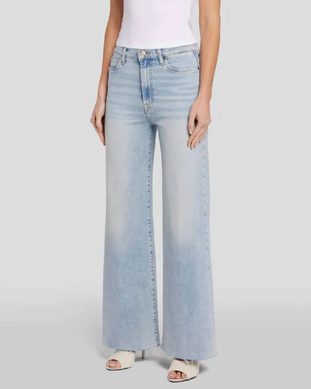 Denim jeans for a beach vacation when paired with a swimsuit cover - upWomen's Ultra High Rise Jo Jeans In Sunday Denim jeans for a beach vacation when paired with a swimsuit cover - upWomen's Ultra High Rise Jo Jeans In Sunday