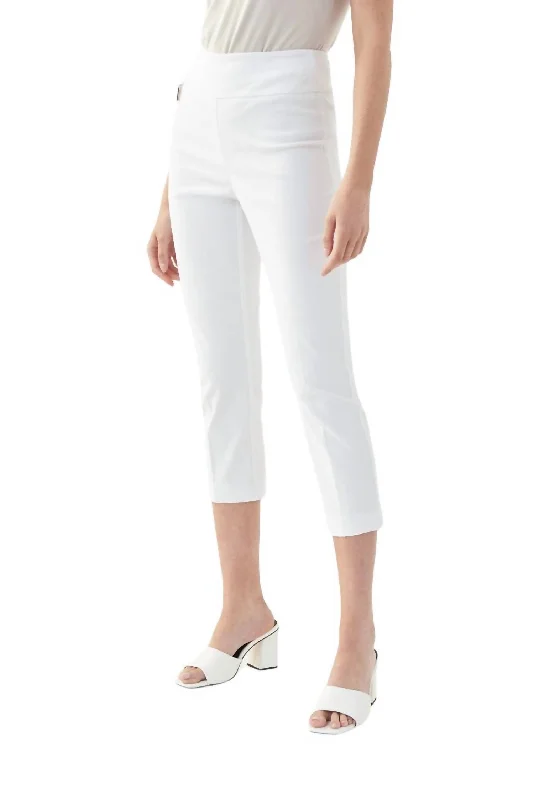 Paisley patterned wide leg jeans for women in an elegant and unique styleCropped Woven Pants In White Paisley patterned wide leg jeans for women in an elegant and unique styleCropped Woven Pants In White