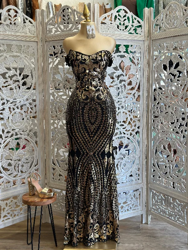 Party Dresses with Sequined Geometric Shapes and Lace and Chiffon Blend and Ruffled Sleeves for Ladies' Modern and Dramatic LookGold and Black Sequin Design Gown Party Dresses with Sequined Geometric Shapes and Lace and Chiffon Blend and Ruffled Sleeves for Ladies' Modern and Dramatic LookGold and Black Sequin Design Gown