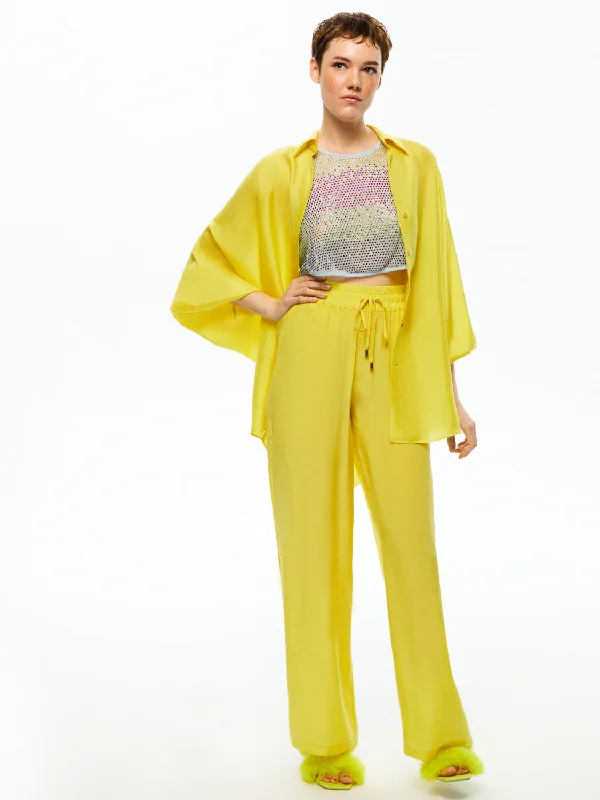 Leather look wide leg denim pants for women in a bold and stylish lookHigh-Waisted Wide-Leg Pants Leather look wide leg denim pants for women in a bold and stylish lookHigh-Waisted Wide-Leg Pants