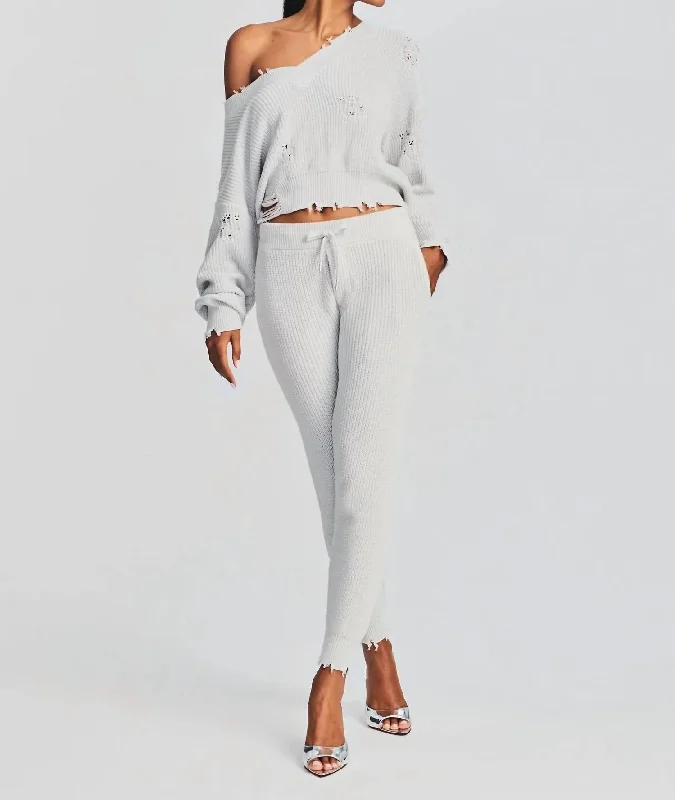Ankle length dress pants for women in a versatile and formal styleIda Jogger In Silver Ankle length dress pants for women in a versatile and formal styleIda Jogger In Silver