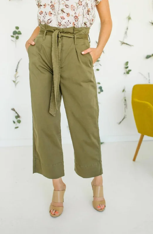 Culottes with side pockets for women in a functional and stylish styleKatie Paperbag Pant In Olive Culottes with side pockets for women in a functional and stylish styleKatie Paperbag Pant In Olive