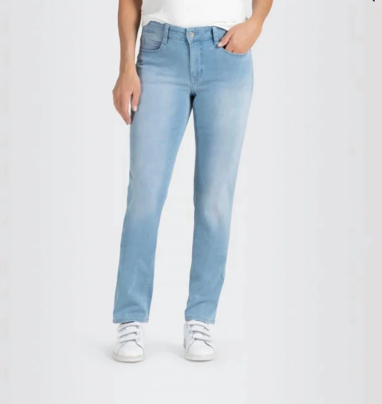 Wide leg cotton blend pants for women in a breathable and stylish styleMac Dream Light Denim In Light Blue Wide leg cotton blend pants for women in a breathable and stylish styleMac Dream Light Denim In Light Blue